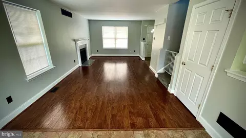 Living - 60 Raphael Rd, Smyrna, DE 19977 photo 2 of 2
