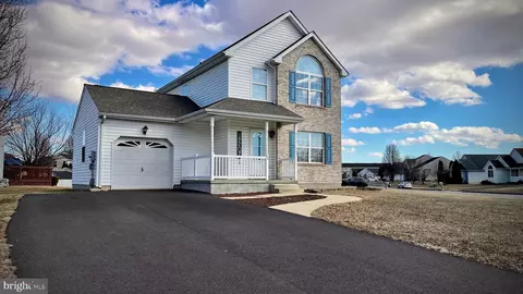 60 Raphael Rd, Smyrna, DE 19977