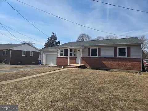 14 Wesley St, Camden, DE 19934