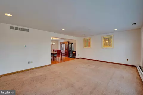 Living - 338 Blue Heron Rd, Dover, DE 19904 photo 12 of 12