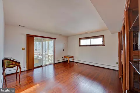 Living - 338 Blue Heron Rd, Dover, DE 19904 photo 7 of 12