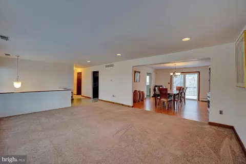 Living - 338 Blue Heron Rd, Dover, DE 19904 photo 11 of 12