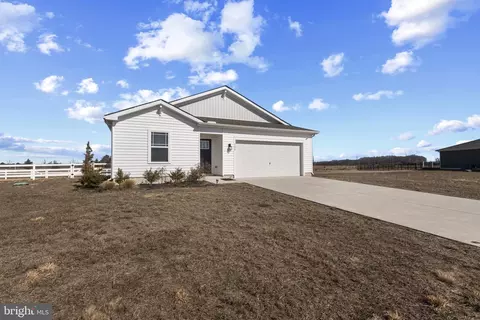 100 Sea Horse Ln, Frederica, DE 19946