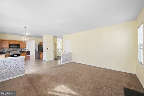 Living - 166 Osbourne Ln, Dover, DE 19904 photo 2 of 4