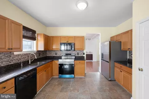 Kitchen - 166 Osbourne Ln, Dover, DE 19904 photo 2 of 3