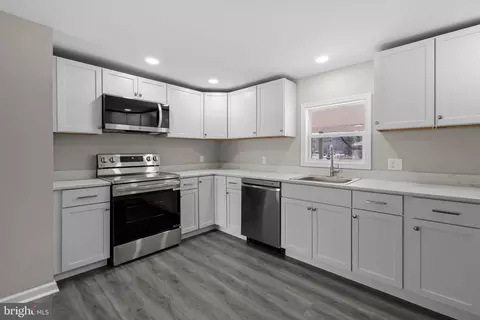 247 Stardust Dr, Dover, DE 19904
