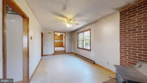 Entry Way - 2833 Pearsons Corner Rd, Dover, DE 19904 photo 4 of 12
