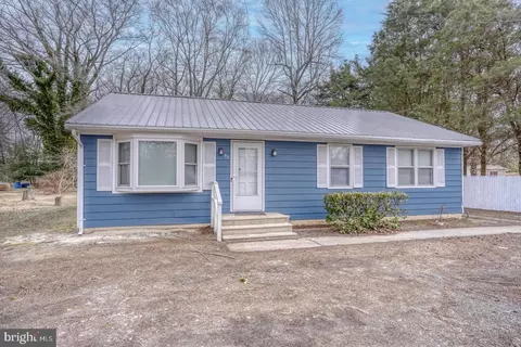 43 E Cherry Dr, Magnolia, DE 19962