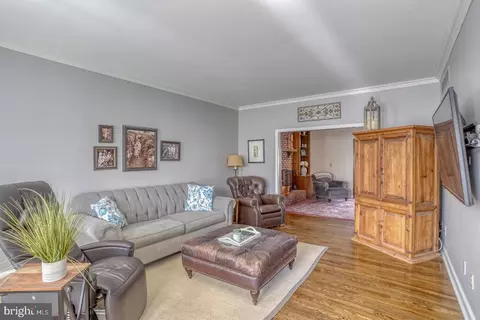 Living - 267 Troon Rd, Dover, DE 19904 photo 1 of 2