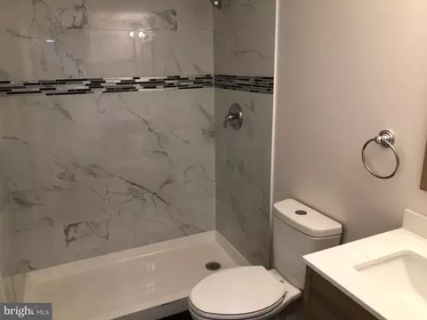 Bath - 124 Greenhill Ave, Dover, DE 19901 photo 1 of 2