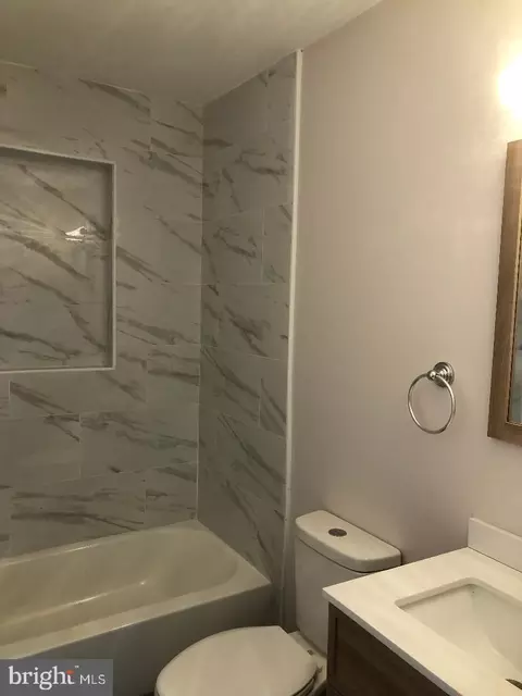 Bath - 124 Greenhill Ave, Dover, DE 19901 photo 2 of 2