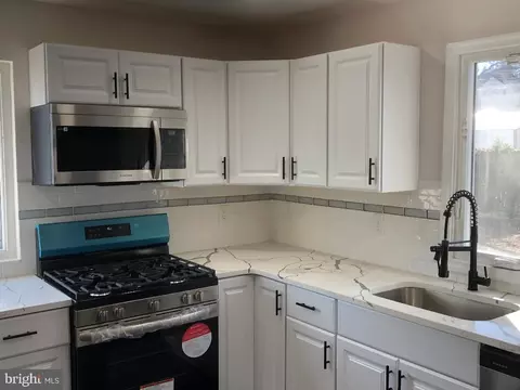 Kitchen - 124 Greenhill Ave, Dover, DE 19901 photo 4 of 4