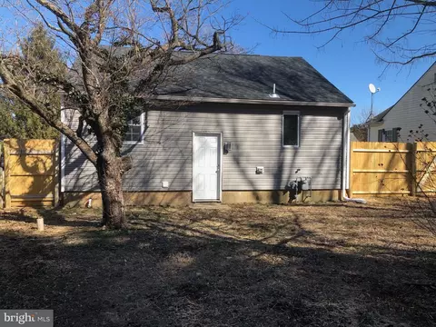Exterior - 124 Greenhill Ave, Dover, DE 19901 photo 2 of 3