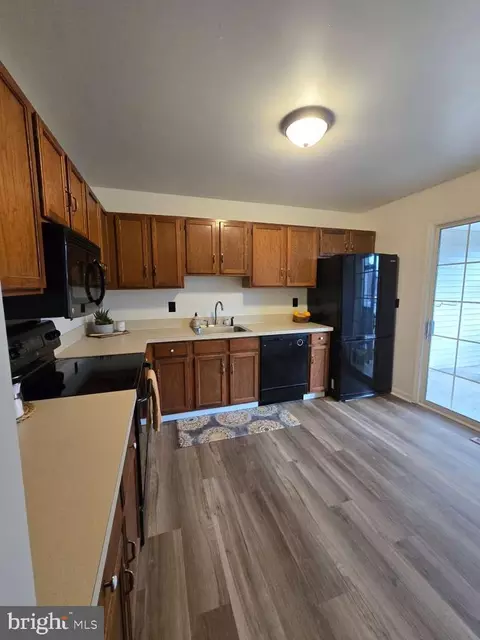 Kitchen - 806 Woodcrest Dr, Dover, DE 19904 photo 4 of 4