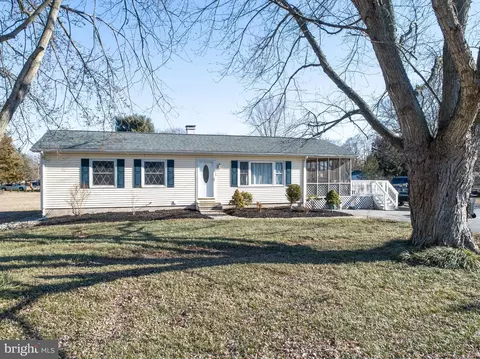 78 Shorty Ln, Smyrna, DE 19977