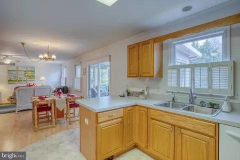 Kitchen - 39 Joan Ct, Dover, DE 19904 photo 5 of 5