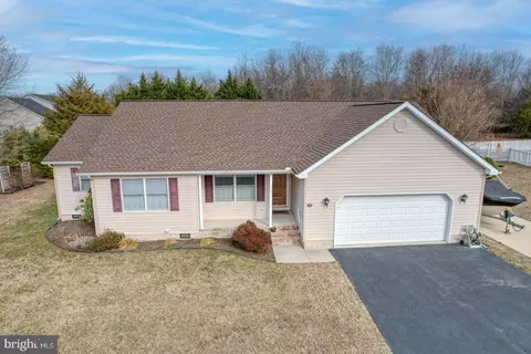 Exterior - 39 Joan Ct, Dover, DE 19904 photo 2 of 9