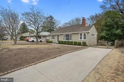 740 E Division St, Dover, DE 19901
