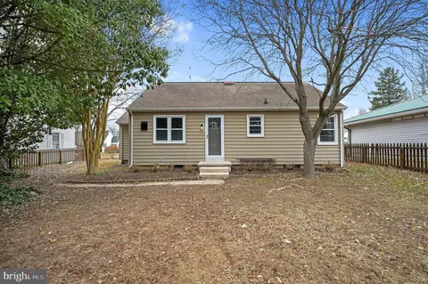 Exterior - 740 E Division St, Dover, DE 19901 photo 3 of 3