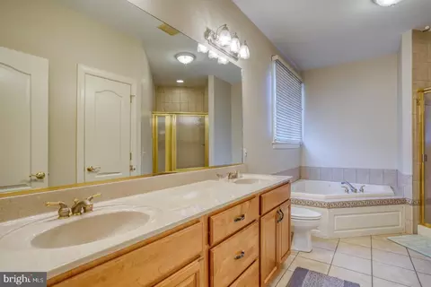 Bath - 634 Brookfield Dr, Dover, DE 19901 photo 1 of 3