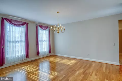 Living - 634 Brookfield Dr, Dover, DE 19901 photo 1 of 10