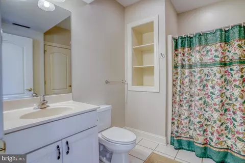 Bath - 634 Brookfield Dr, Dover, DE 19901 photo 2 of 3