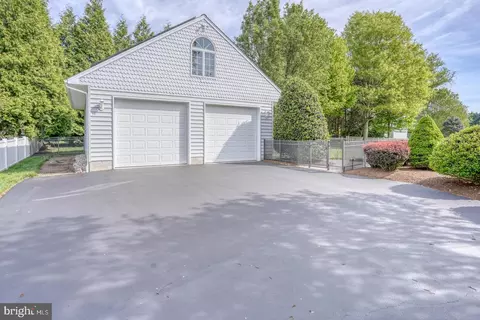 Exterior - 634 Brookfield Dr, Dover, DE 19901 photo 3 of 9
