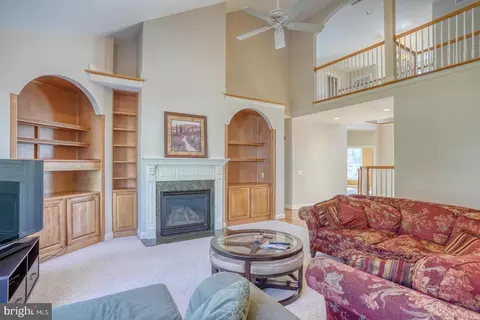 Living - 634 Brookfield Dr, Dover, DE 19901 photo 7 of 10