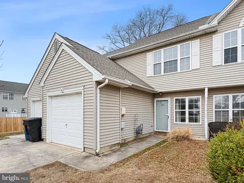 Exterior - 35 Periwinkle Ct, Dover, DE 19904 photo 3 of 5