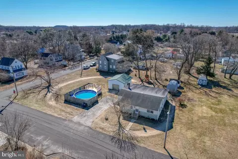 9 E Church St, Viola, DE 19979
