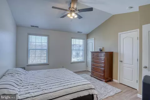 Bedroom - 172 Lexington Pl, Dover, DE 19901 photo 2 of 3