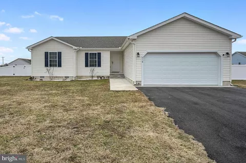 618 Elkins St, Harrington, DE 19952