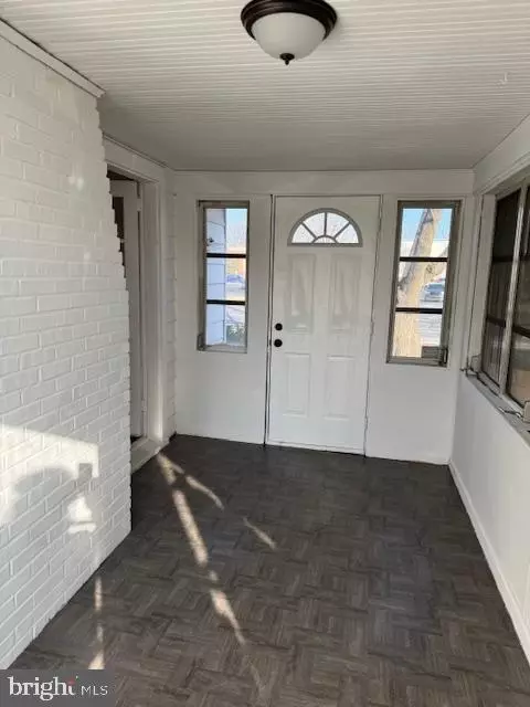 Entry Way - 906 S State St, Dover, DE 19901 photo 1 of 2