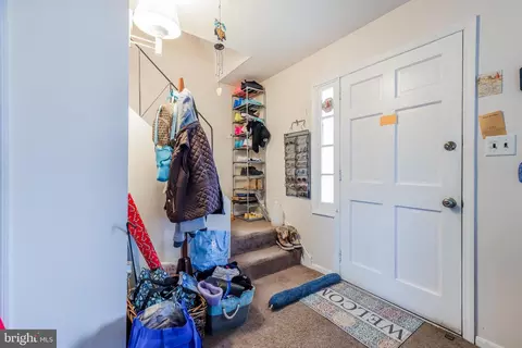 Entry Way - 6 W Bradys Ln, Dover, DE 19901 photo 5 of 7