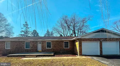 34 Meadow Glen Dr, Dover, DE 19901