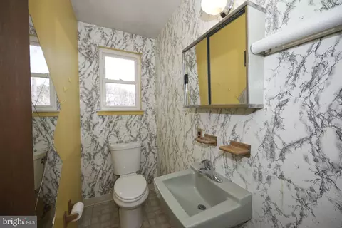 Bath - 843 Townsend Blvd, Dover, DE 19901 photo 2 of 5