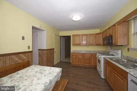 Entry Way - 843 Townsend Blvd, Dover, DE 19901 photo 1 of 2
