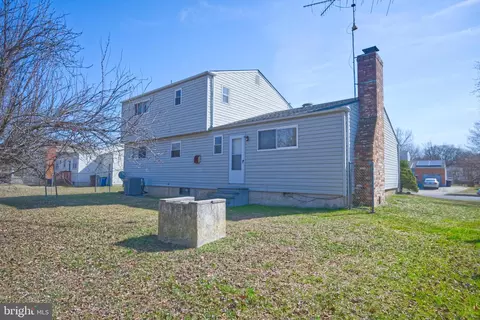 Exterior - 843 Townsend Blvd, Dover, DE 19901 photo 5 of 6