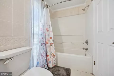 Bath - 12 Royal Grant Way, Dover, DE 19901 photo 1 of 1