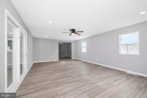 Living - 224 Bradley Rd, Dover, DE 19901 photo 2 of 3