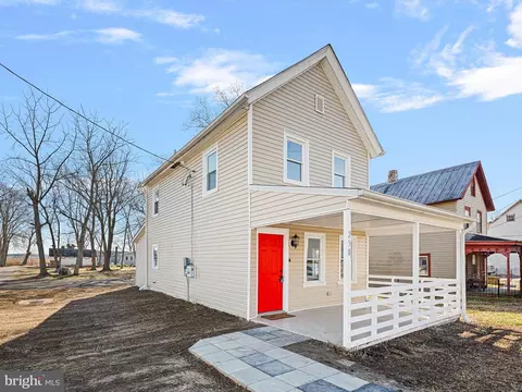 258 Main St, Leipsic, DE 19901