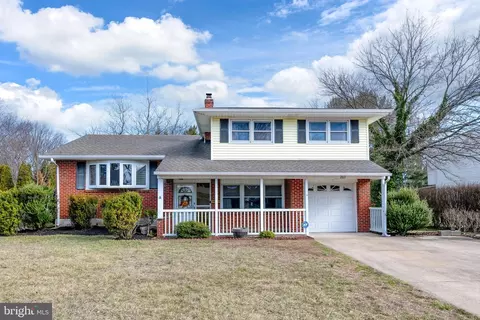 203 Winterberry Dr, Dover, DE 19904