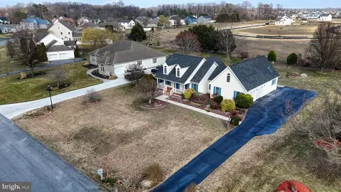 502 Waterside Dr, Felton, DE 19943