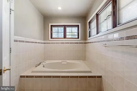Bath - 15 Baltray Rd, Dover, DE 19904 photo 5 of 5
