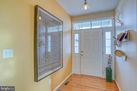 Entry Way - 17 Fenwick Ct, Dover, DE 19904 photo 1 of 14