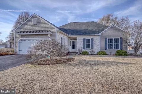 Exterior - 17 Fenwick Ct, Dover, DE 19904 photo 2 of 10