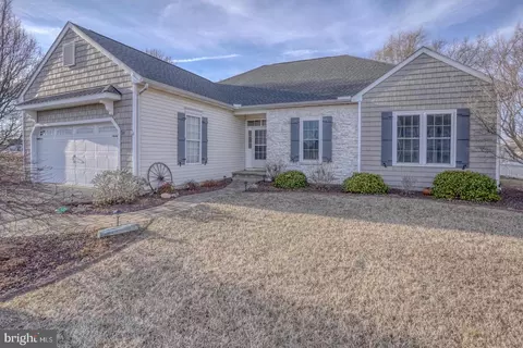 Exterior - 17 Fenwick Ct, Dover, DE 19904 photo 3 of 10
