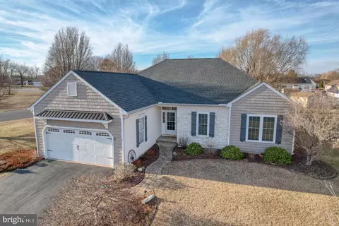 17 Fenwick Ct, Dover, DE 19904
