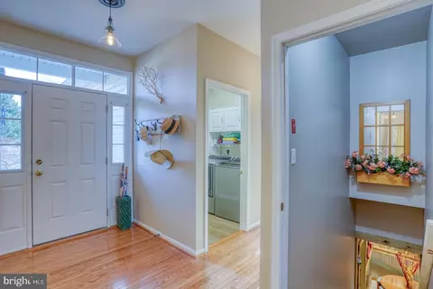 Entry Way - 17 Fenwick Ct, Dover, DE 19904 photo 10 of 14