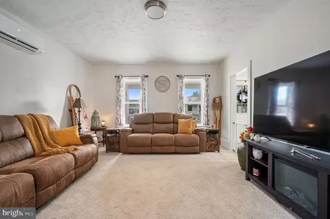 Living - 100 Third St, Harrington, DE 19952 photo 1 of 1